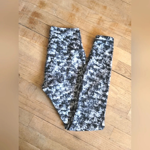 Lululemon Wunder Under High-RiseTight 28" *Luxtreme -Misted Jacquard Black White - Picture 3 of 10